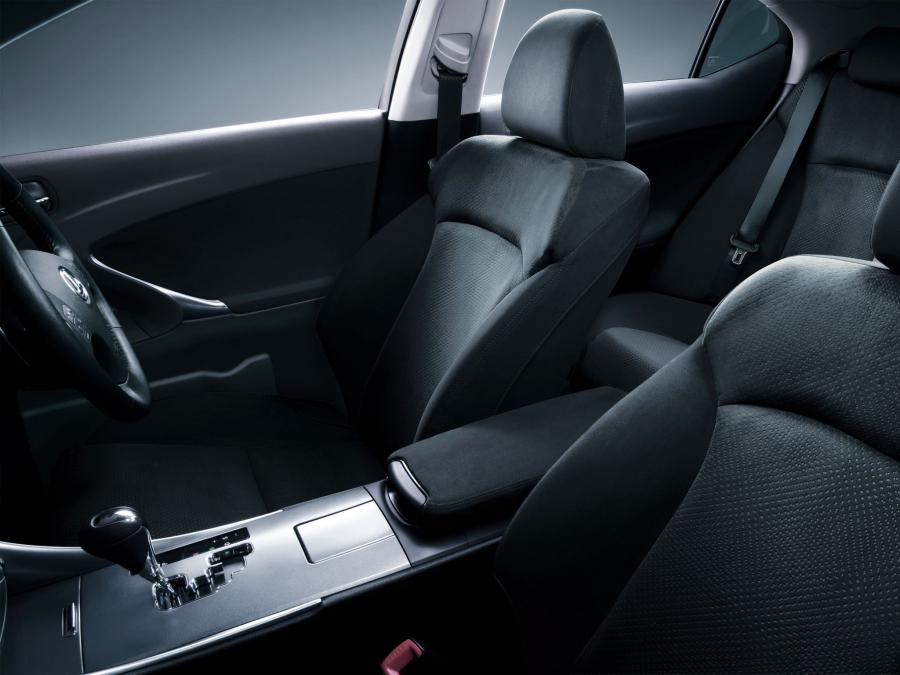  Lexus IS350 2005 года  (JP) (фото 4 из 10)
